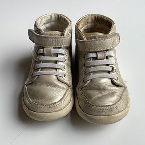 Toddler shoes/ sneakers, size 6.5M, run wide, Stride Rite, leather, good con.